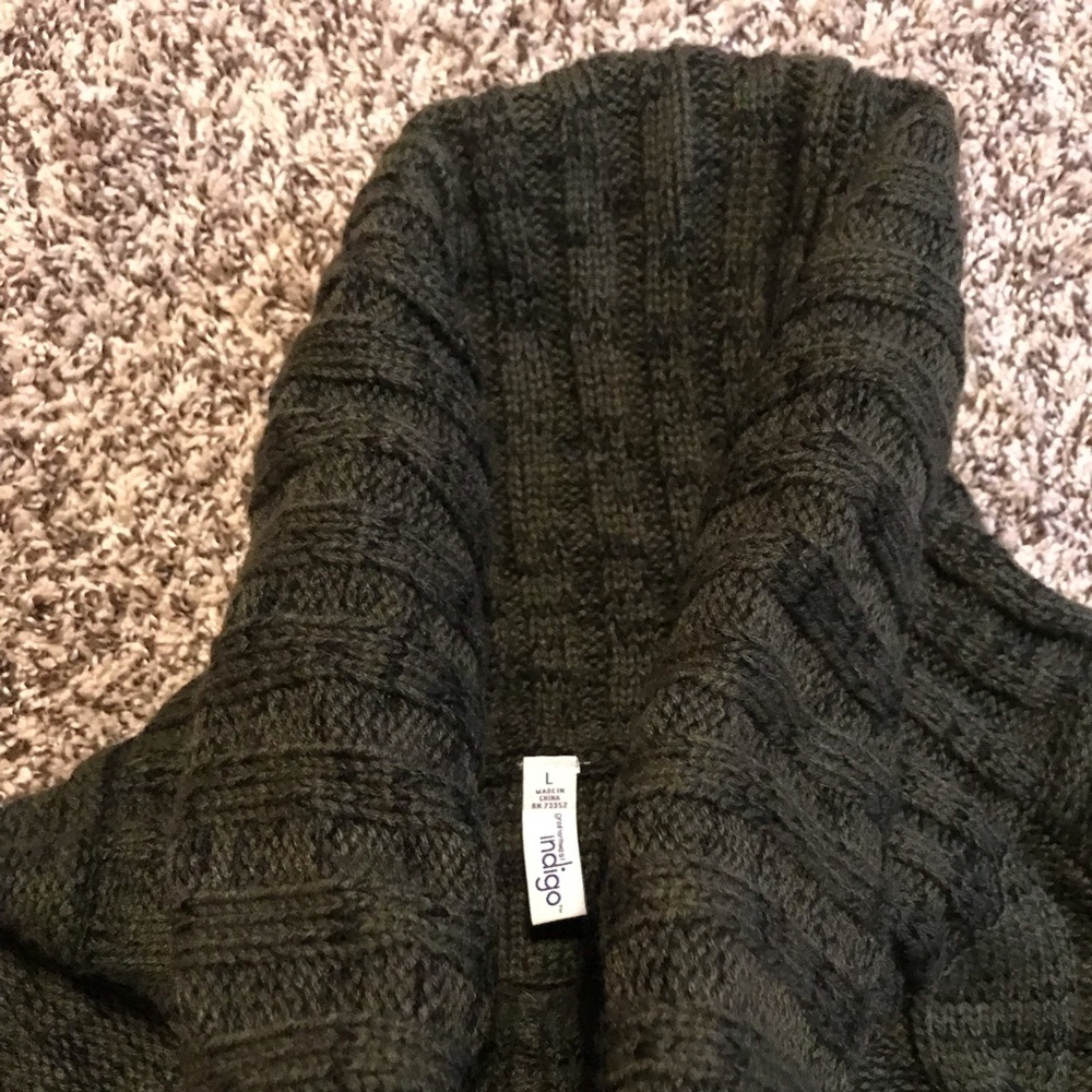 Sweater - Picture 2 of 2